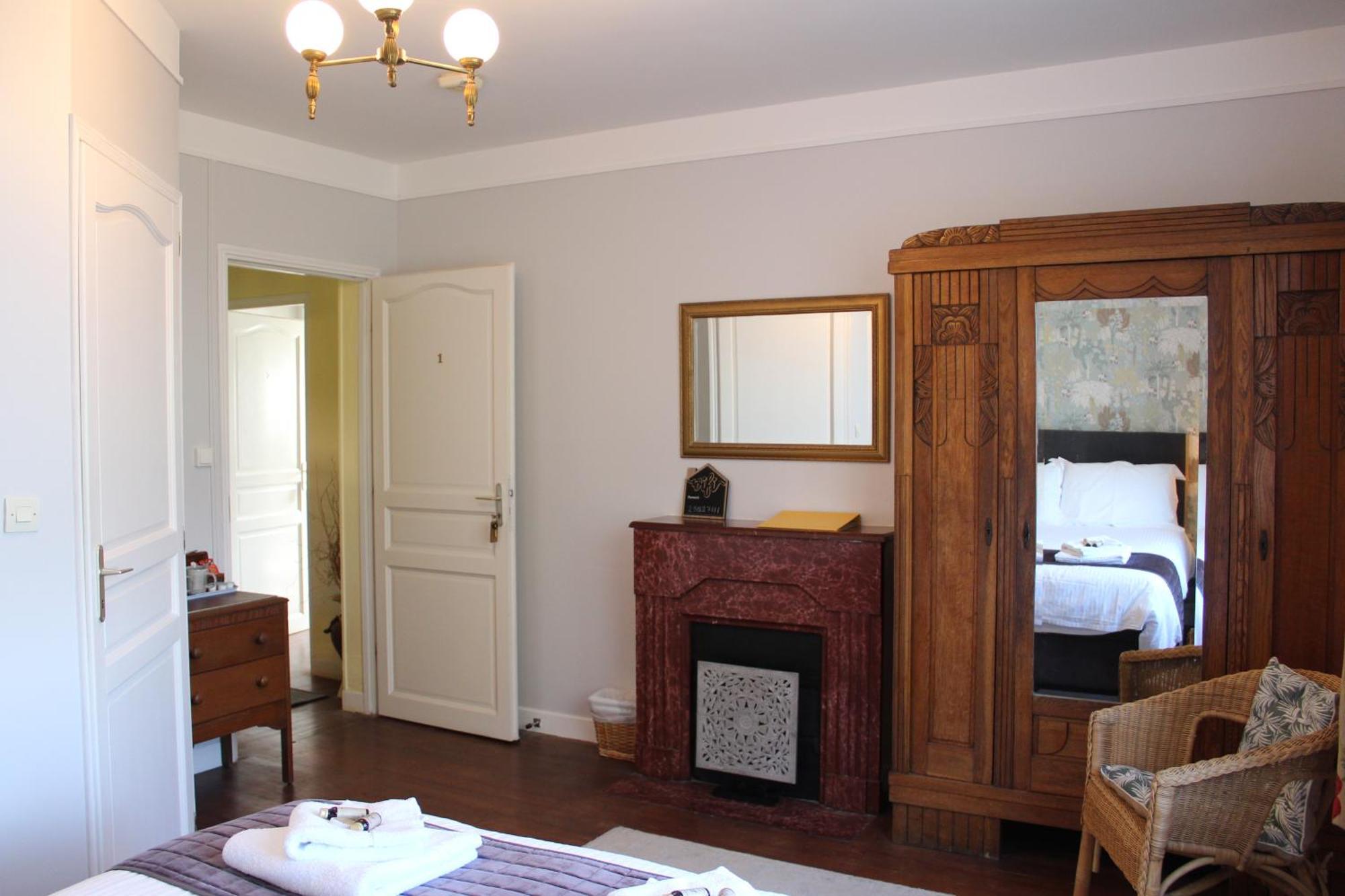 Le Clos Castel Raids Esterno foto